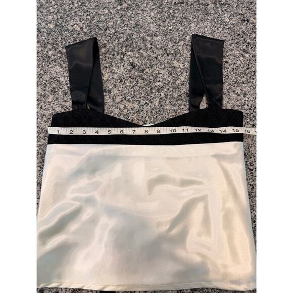 Enduring Kairos White Bisous top size Small - Picture 9 of 9